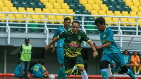 Sepak Bola Rekatkan Hubungan 3 Kepala Daerah Surabaya Raya - GenPI.co JATIM