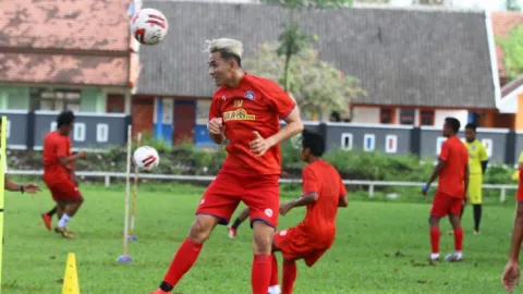Kompetisi Belum Juga Jelas, Arema FC Pusing 7 Keliling - GenPI.co JATIM