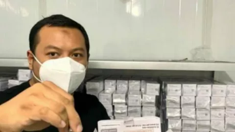 Vaksin AstraZeneca Tiba di Surabaya, Dosis Kedua Besok Diberikan - GenPI.co JATIM