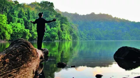 Danau Kastoba, Hidden Paradise di Pulau Bawean - GenPI.co JATIM