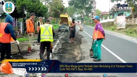 DPU Bina Marga Jatim Perbaiki Jalan Berlubang Pandaan-Tretes - GenPI.co JATIM