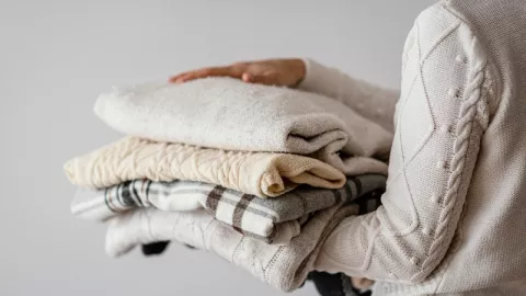 Tips Mencuci Sweater atau Cardigan Bahan Knitted - GenPI.co JATIM