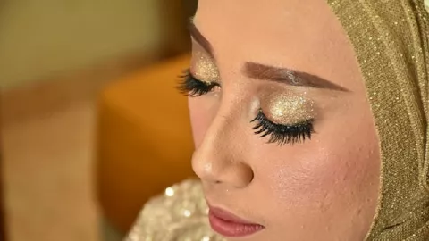 Tips Makeup Hijab Agar Terlihat Matching - GenPI.co JATIM
