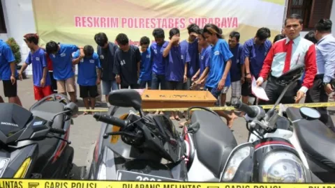 Bak Film Action, Kejar-kejaran Polisi dan Residivis di Surabaya - GenPI.co JATIM