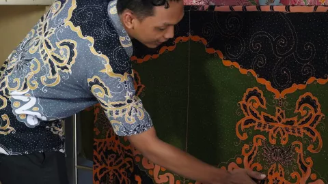 Batik Semeru Agung, Karya Asli Warga Lumajang yang Dikenakan ASN - GenPI.co JATIM
