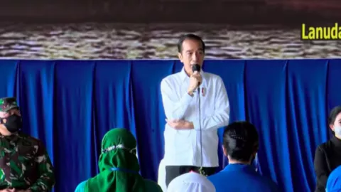 Janji Presiden Jokowi ke Keluarga Kru KRI Nanggala 402 Istimewa - GenPI.co JATIM