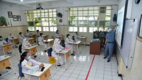 Wali Kota Surabaya Disarankan Kaji Ulang Sekolah Tatap Muka - GenPI.co JATIM