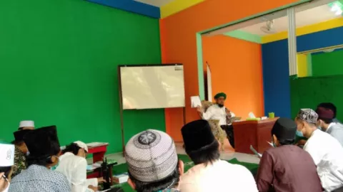 Ponpes MNQ Alqolam Tuntaskan Salat Berkualias di Bulan Ramadan - GenPI.co JATIM