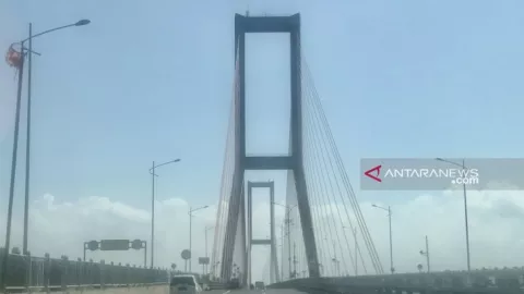 Jembatan Suramadu Disekat, Nekat Mudik, Silahkan Putar Balik - GenPI.co JATIM