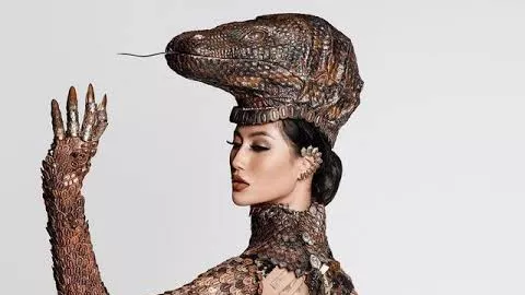 Kostum Komodo Ayuma di Miss Universe, Penuh Makna Nasionalis - GenPI.co JATIM