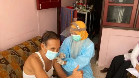 Vaksin Khusus Lansia di Surabaya Diperpanjang, Cek Jadwalnya - GenPI.co JATIM
