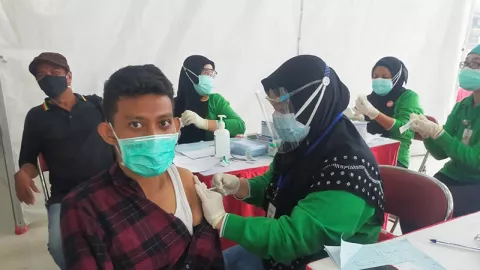 Vaksinasi Tahap Tiga, Hanya untuk Penghuni Rusun di Atas 18 Tahun - GenPI.co JATIM