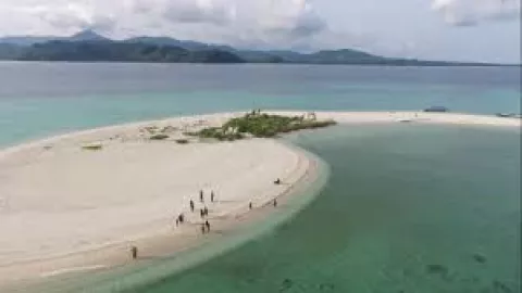 Wisata Air Terjun di Pulau Bawean yang Jarang Diketahui, Indah! - GenPI.co JATIM