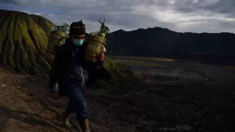 Lagi, Yadnya Kasada di Gunung Bromo Bakal Tanpa Wisatawan - GenPI.co JATIM