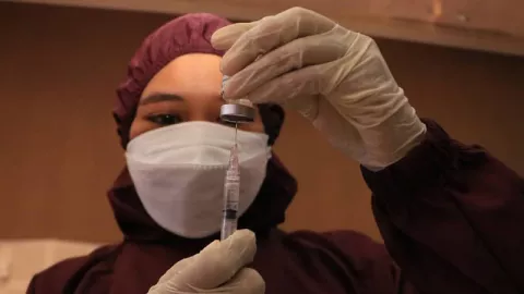 Stok Vaksin di Surabaya Habis, Tunggu Kiriman Pemerintah Pusat - GenPI.co JATIM
