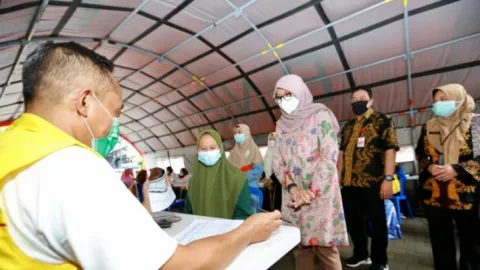 Pemkab Banyuwangi Sasar Vaksin Covid-19 Untuk Santri - GenPI.co JATIM