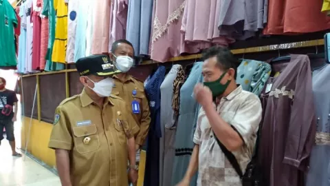 Bung Karna Dapat Keluhan Pencurian di Pasar Mimbaan, Tangkap! - GenPI.co JATIM