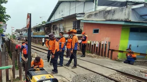 38 PIntu Perlintasan Kereta Api di Malang Tidak Dijaga - GenPI.co JATIM