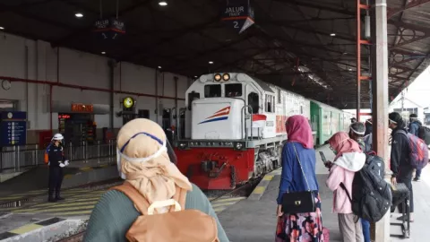 Syarat Baru Naik Kereta Api Setelah Tanggal 26 Juli 2021 - GenPI.co JATIM