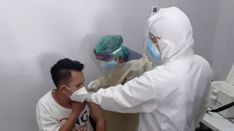 PT KAI Daop 8 Layani Vaksinasi untuk Penumpang KA Jarak Jauh - GenPI.co JATIM