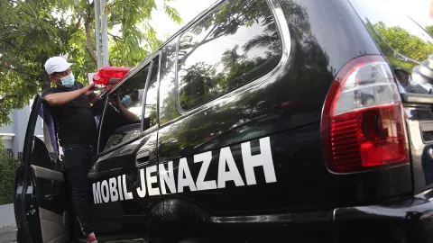 14 Mobil Dinas Pemkot Surabaya Alih Fungsi jadi Ambulans Jenazah - GenPI.co JATIM