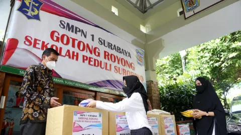 Aksi Sosial Siswa SMPN 1 Surabaya Patut Diacungi 2 Jempol - GenPI.co JATIM