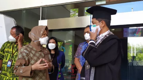 Risma Punya Permintaan Khusus ke ITS, Medan Papua pun Ditaklukkan - GenPI.co JATIM