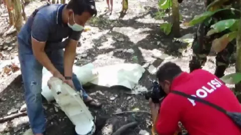 Warga Ngawi Dikagetkan Dentuman Keras, Ternyata Bagian Pesawat - GenPI.co JATIM