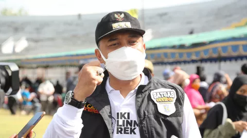 Keinginan Eri Cahyadi Untungkan Warga Surabaya Mengurus IMB - GenPI.co JATIM