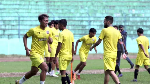 Liga 1 Mulai, Pelatih Arema FC Senang Bukan Main - GenPI.co JATIM