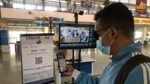 Terminal Bungurasih Mulai Uji Coba Aplikasi PeduliLindungi - GenPI.co JATIM