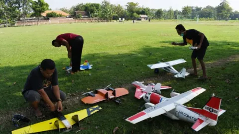 Komunitas Aeromodelling Madiun Rutin Melakukan Latihan Bersama - GenPI.co JATIM