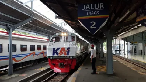 Jadwal dan Harga Tiket Kereta Api Lebaran Surabaya-Jakarta - GenPI.co JATIM