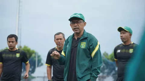 Pesan Aji Santoso untuk Pemain Persebaya di Timnas Indonesia - GenPI.co JATIM