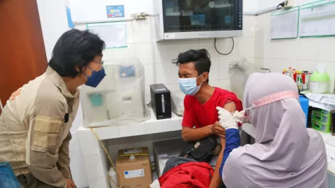 Swab Hunter Surabaya Kembali, Puluhan Warga Terjaring - GenPI.co JATIM