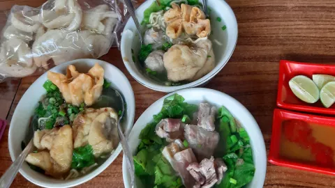 Bakso Cak Mad, Kenyal dan Gurih, Bikin Ngiler - GenPI.co JATIM