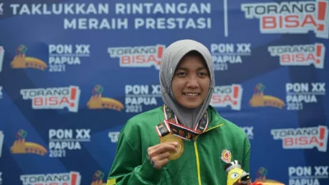 Adinda Larasati, Bidadari Jawa Timur yang Dijuluki Ratu Akuatik - GenPI.co JATIM