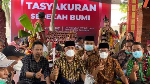 Warga Babatan Surabaya Gelar Sedekah Bumi, Ketua DPRD: Rasa Syuku - GenPI.co JATIM