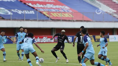 Madura United Sempat Kesulitan di 30 Menit Awal Lawan Persela - GenPI.co JATIM
