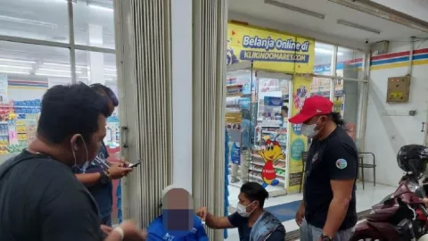 Pria Asal Jakarta Ditangkap Polres Jember di Depan Minimarket - GenPI.co JATIM