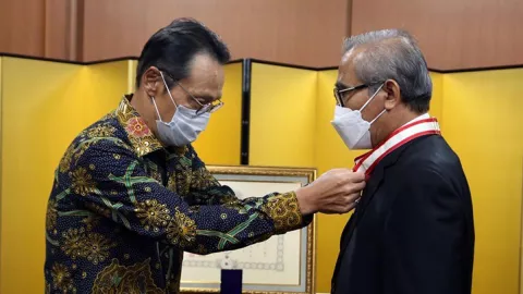 Pemerintah Jepang Beri Penghargaan Rektor Unusa, Bangga! - GenPI.co JATIM