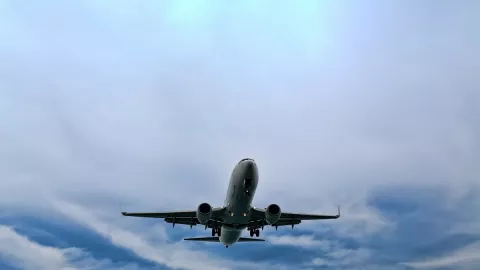 Tiket Pesawat Murah Surabaya-Bali, Buruan Cek Tanggalnya - GenPI.co JATIM