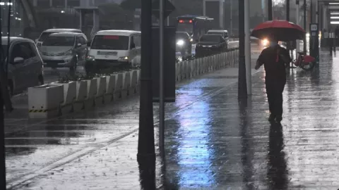 Prakiraan Cuaca Surabaya Hari ini, Hati-Hati Hujan Saat Malam - GenPI.co JATIM