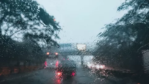 Prakiraan Cuaca Hari ini, Sejumlah Kota Hujan Malam Tahun Baru - GenPI.co JATIM