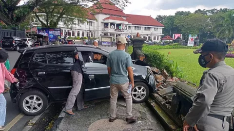 DLH Minta Tembok Alun-alun Tugu Malang Selesai Pekan Depan - GenPI.co JATIM