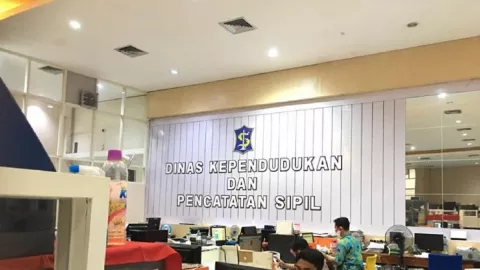 Pak RT di Surabaya Jangan Sekali-kali Pungli Pengurusan Adminduk - GenPI.co JATIM