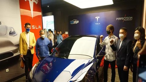 Tesla Resmi Hadir di Surabaya, Segini Harganya - GenPI.co JATIM