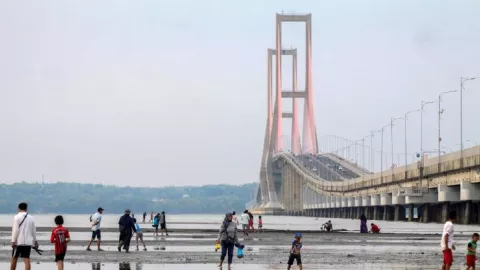 Pengumuman, Jalur Roda 2 Jembatan Suramadu Tutup Hingga Awal 2023 - GenPI.co JATIM