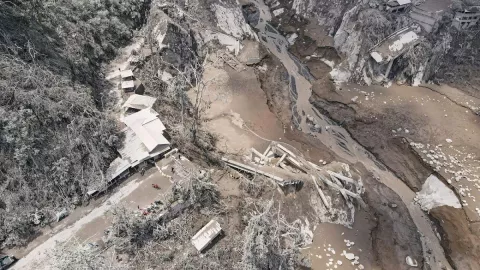 Tim ITS Beber Fakta Erupsi Gunung Semeru, Waspada Bencana Susulan - GenPI.co JATIM