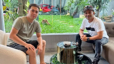 Crazy Rich Surabaya Racuni Judika untuk Main Vespa - GenPI.co JATIM
